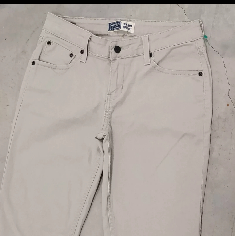 Levi Strauss Signature Jeans Misses Size 4 Low Rise Boot Cut Beige Distressed